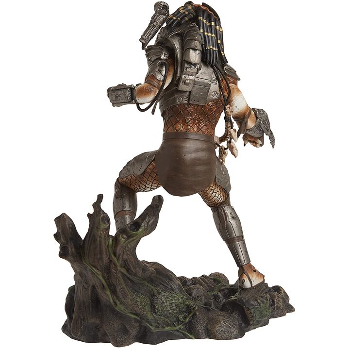 gallery diorama predator