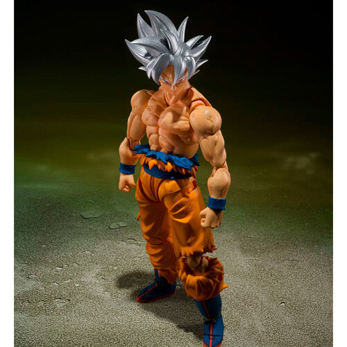 Goku mastered ultra instinct store action figure