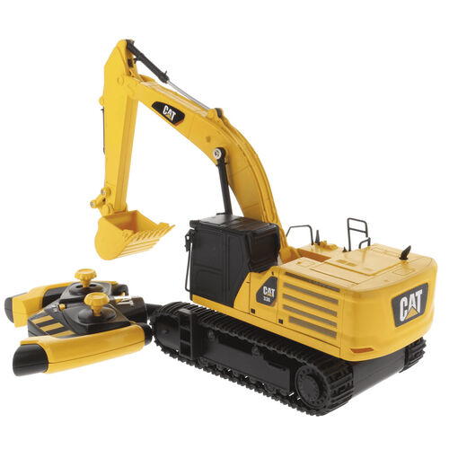 Excavator radio controlled