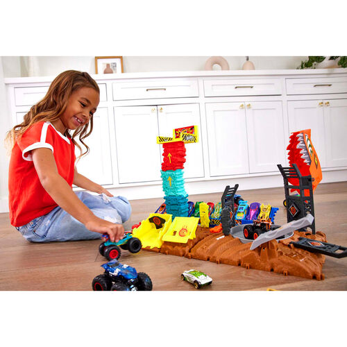 Hot Wheels Monster Trucks assorted Spire-Out Challenge