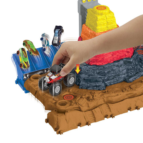 Hot Wheels Monster Trucks Arena Smashers Ultimate Crush Yard