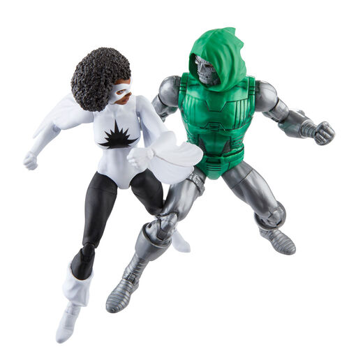 Marvel Avengers Beyond Earths Mightiest Captain Marvel vs Doctor Doom figure 15cm