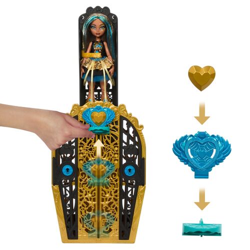 Monster High Skulltime Secrets Cleo de Nile doll + cupboard