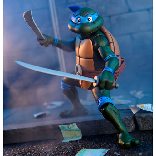 Teenage Mutant Ninja Turtles Comics Ultimate Leonardo figure 18cm