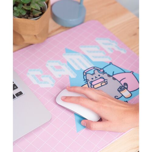 Pusheen gaming desk mat