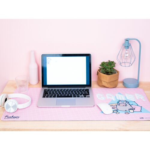 Pusheen gaming desk mat