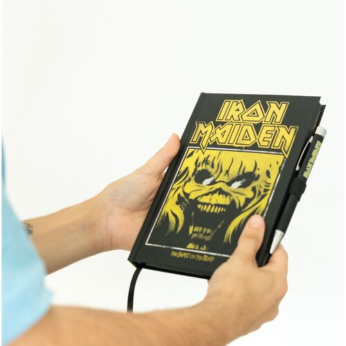 Cuaderno A5 premium + boligrafo proyector Iron Maiden