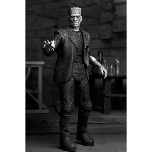 Universal Monsters The Bride of Frankenstein Ultimate Bride of Frankensteins Monster B&W Version. figure 18cm