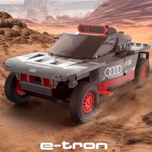 Audi RS Q e-tron assembly car