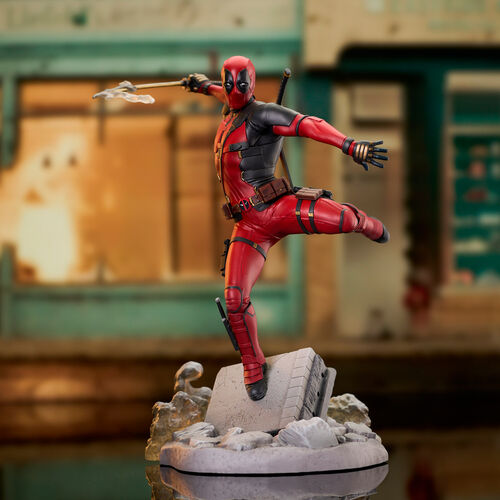 Marvel Deadpool & Wolverine Deadpool figure 25cm