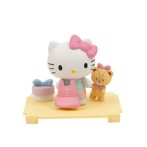 Hello Kitty Sweetheart Playmates assorted surprise figure