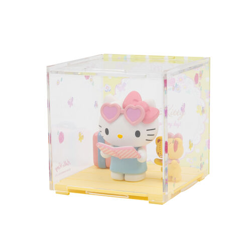 Hello Kitty Sweetheart Playmates assorted surprise figure